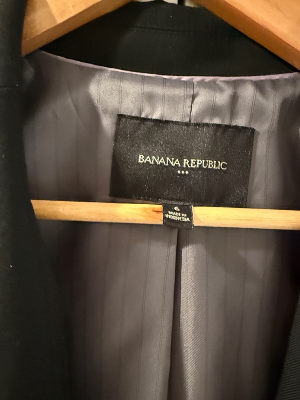 Any offers accepted 🎊Banana Republic Black and Green blazer ( set of 2) - Picture 2 of 4